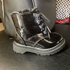 Black boots for baby girl